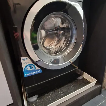 Kreuzberg 1-4 Guest Bedroom Kitchen Bathroom Cinema Berlin