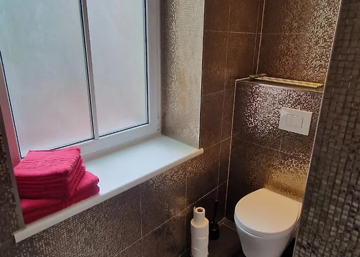 Kreuzberg 1-4 Guest Bedroom Kitchen Bathroom Cinema