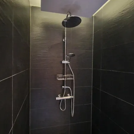 Апартаменты Kreuzberg 1-4 Guest Bedroom Kitchen Bathroom Cinema