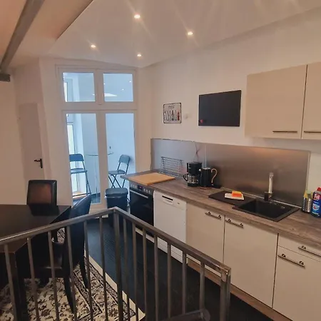 Апартаменты Kreuzberg 1-4 Guest Bedroom Kitchen Bathroom Cinema Берлин