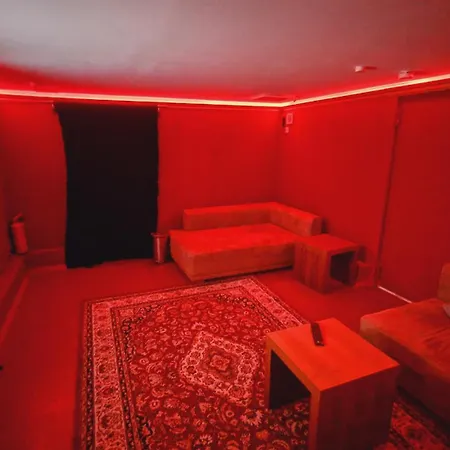 Kreuzberg 1-4 Guest Bedroom Kitchen Bathroom Cinema Апартаменты Берлин