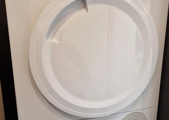 Kreuzberg 1-4 Guest Bedroom Kitchen Bathroom Cinema برلين