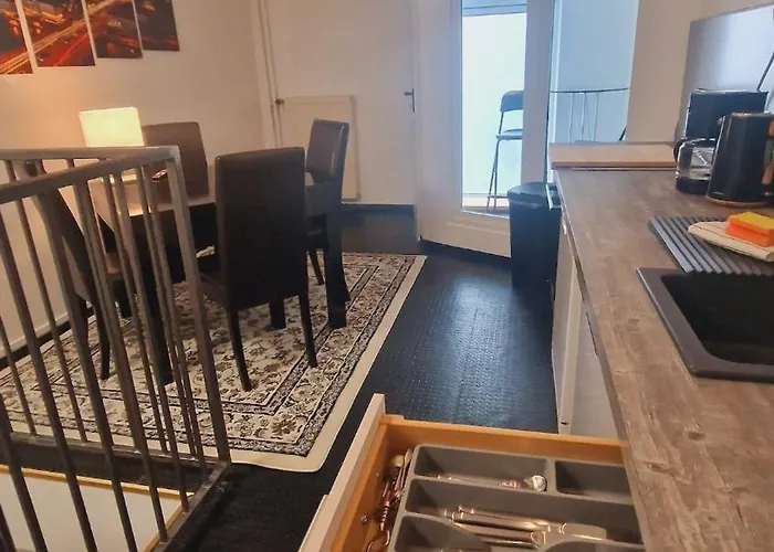 شقة Kreuzberg 1-4 Guest Bedroom Kitchen Bathroom Cinema