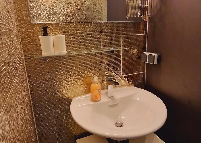 Kreuzberg 1-4 Guest Bedroom Kitchen Bathroom Cinema *