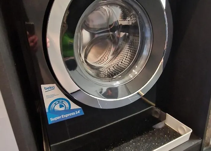 Kreuzberg 1-4 Guest Bedroom Kitchen Bathroom Cinema ברלין