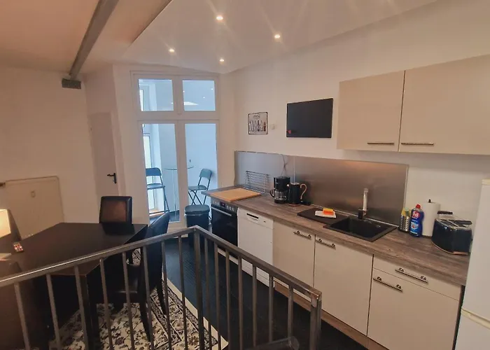 דירה Kreuzberg 1-4 Guest Bedroom Kitchen Bathroom Cinema ברלין