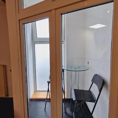 Kreuzberg 1-4 Guest Bedroom Kitchen Bathroom Cinema Apartment Berlin