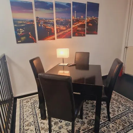 Kreuzberg 1-4 Guest Bedroom Kitchen Bathroom Cinema * Berlin